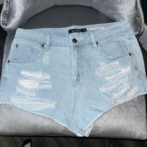 Blackheart skull shorts